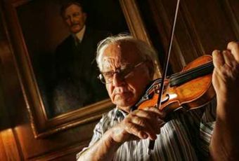 Apart from a select group of musicians, few people have heard of the violinist Abram Shtern. The master violinist Abram Shtern keeps his impressive musical lineage going 
			through a host of adoring students.