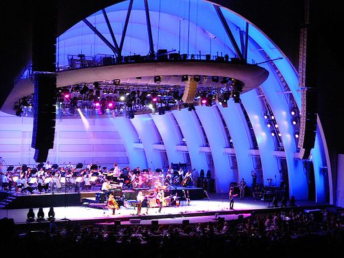 Constance played violin with the renowned Hollywood Bowl Orchestra. She is teaching Suzuki method violin and giving traditional violin lessons to private students in Beverly Hills.