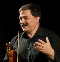 Former Abram Shtern student, Igor Polesitsky, 50, principal violist of the Maggio Musicale Orchestra in Florence, Italy, describes his mentor as "kind of a natural genius of the violin, who could play violin lying down on the floor or sitting in an armchair." 